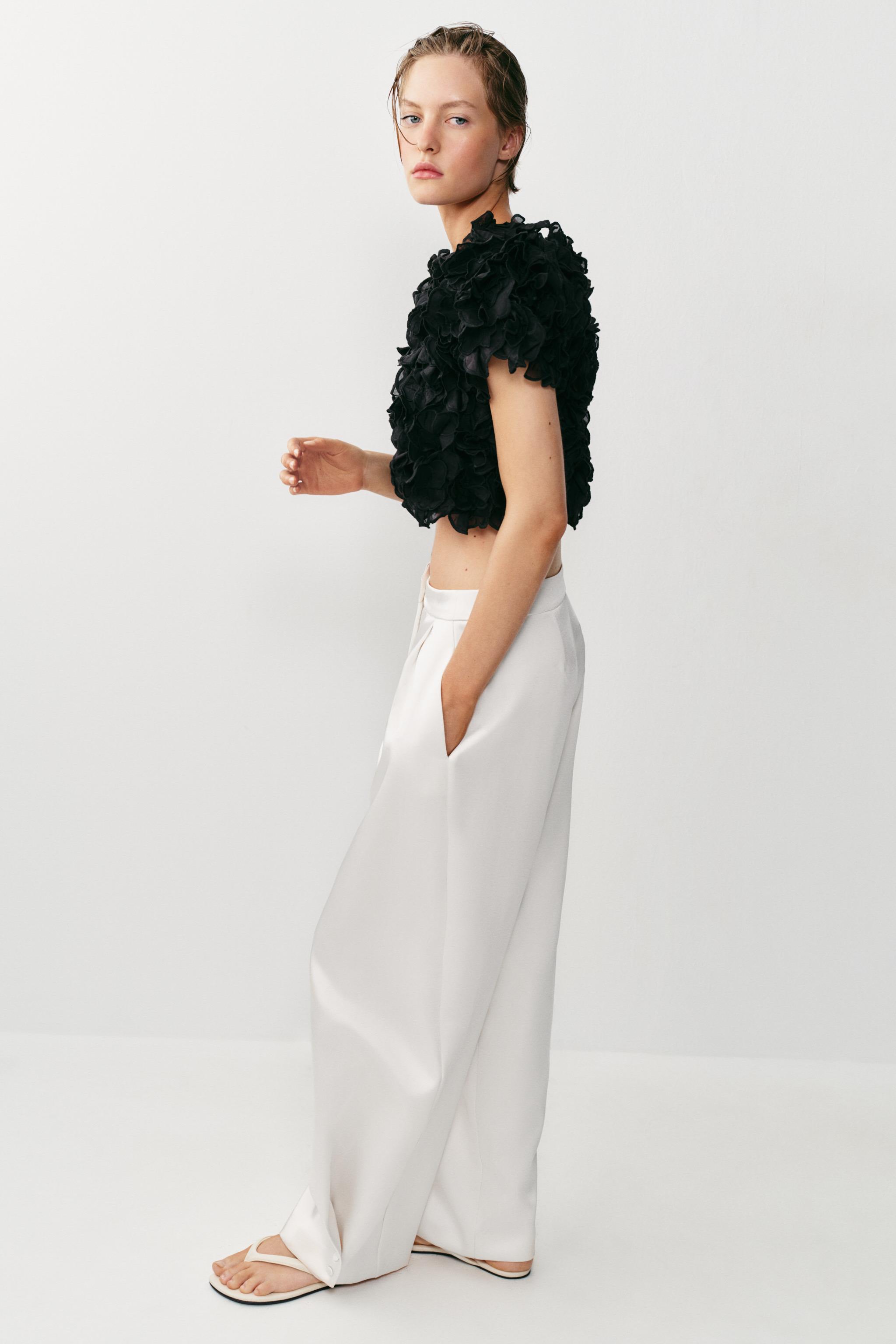 TEXTURED KNIT TOP